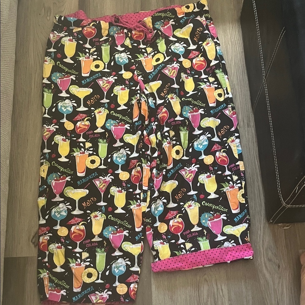 Nick & Nora Colorful Cocktail Print Pajama capris bottoms size medium
